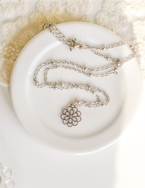 Magnolia Necklace